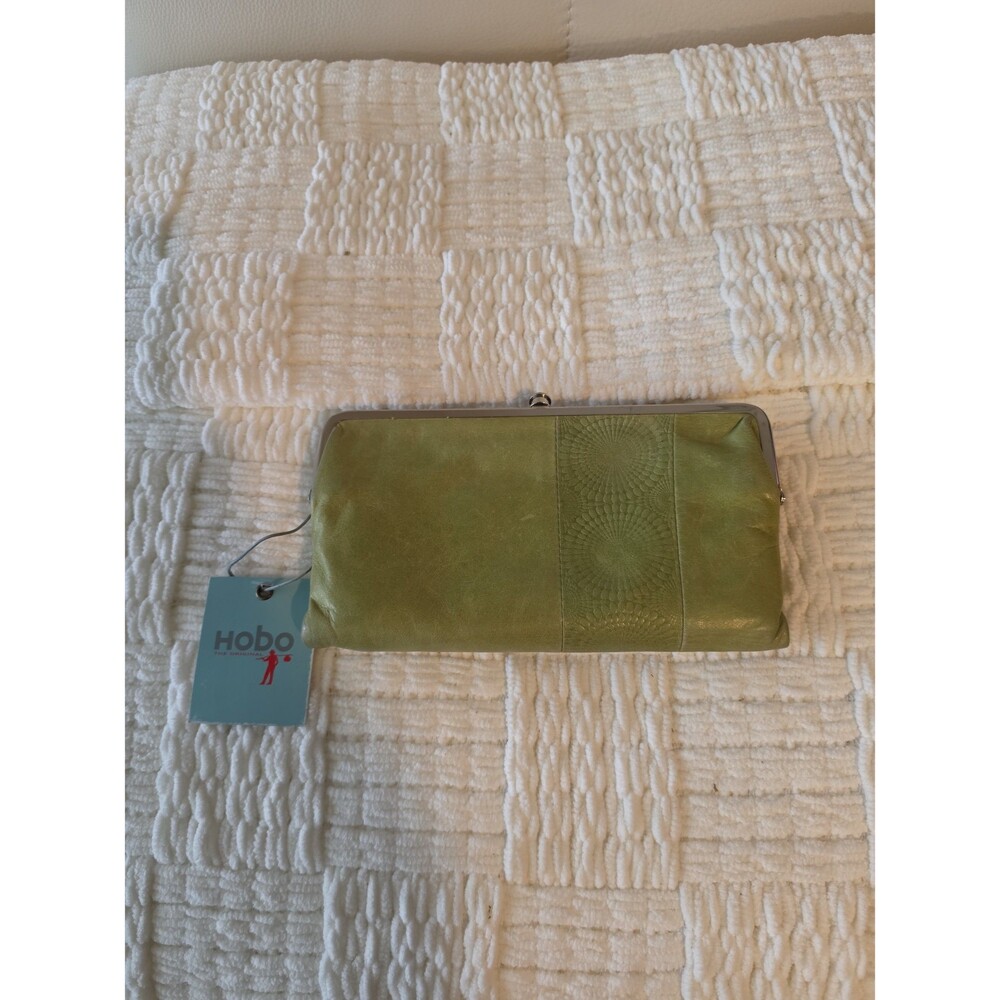 NWT Hobo International Green Medallion Leather Kisslock Pocket Credit Card Walle